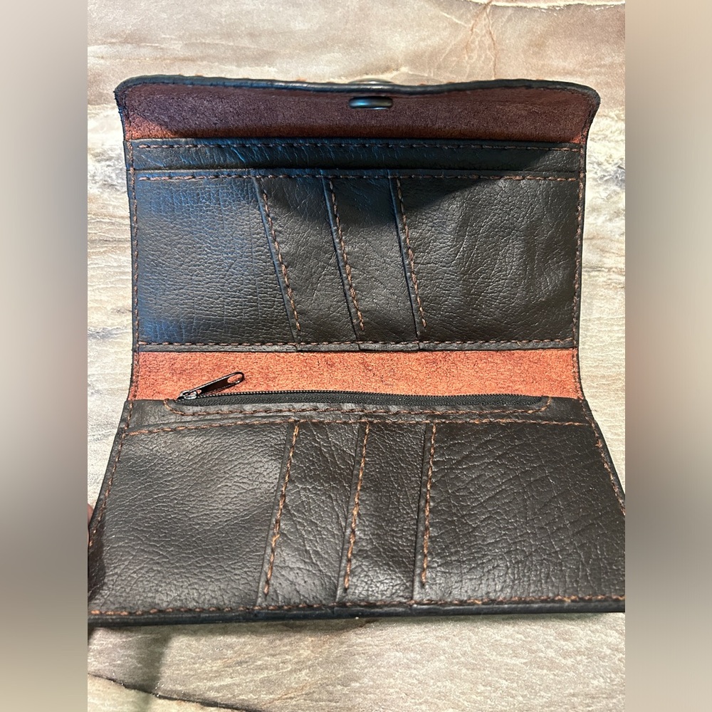 MMIW Genuine Leather Wallet - Picture 4 of 8